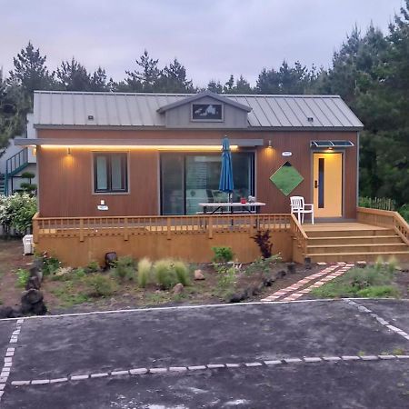 Hamdeok Pool Villa Pension Чеджу Екстериор снимка