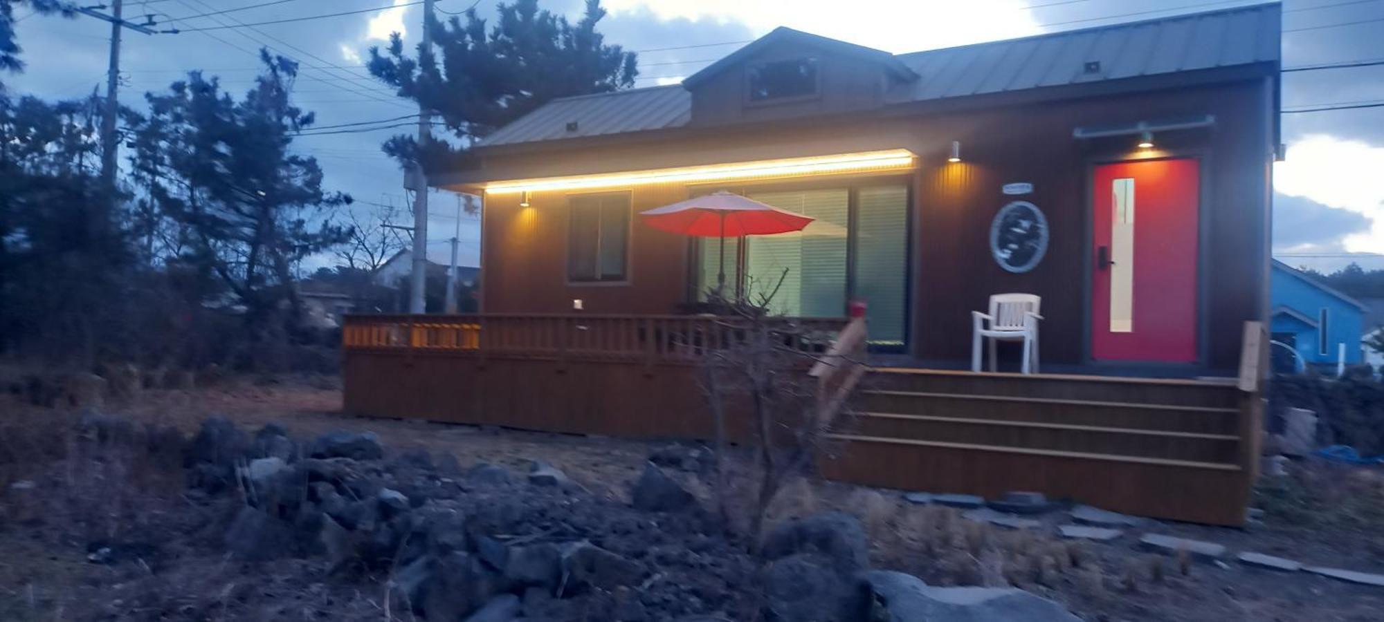 Hamdeok Pool Villa Pension Чеджу Екстериор снимка