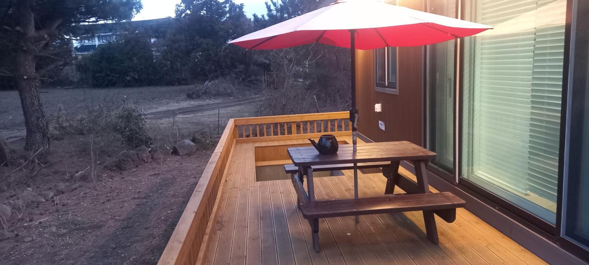 Hamdeok Pool Villa Pension Чеджу Екстериор снимка