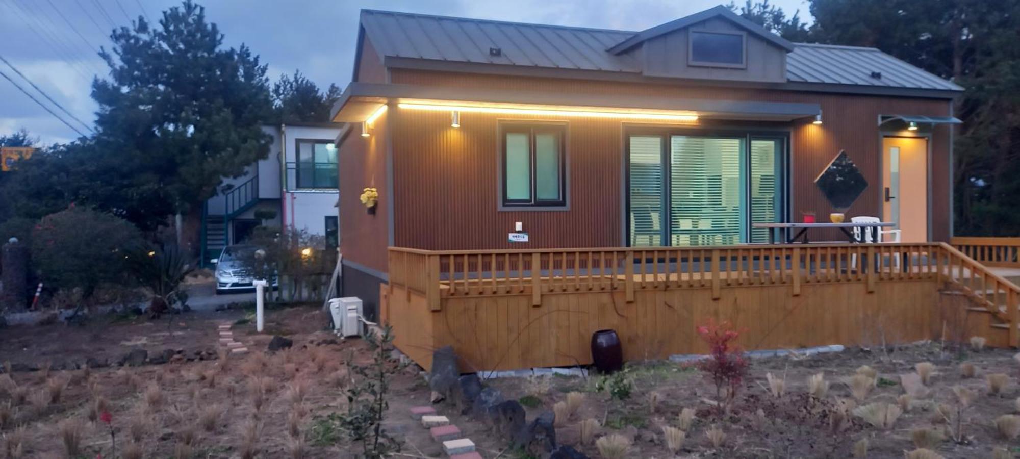 Hamdeok Pool Villa Pension Чеджу Екстериор снимка